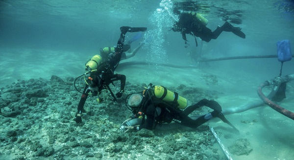 Underwater divers